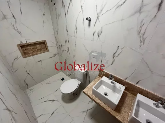 Imagem Casa sobreposta 3 dormitórios baixa com piscina no bairro do Embaré em Santos por R$1.390.000
