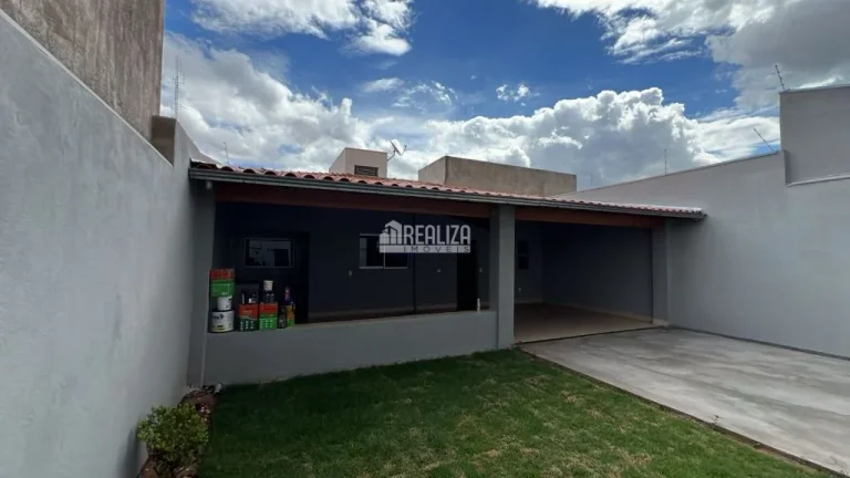 Imagem Casa para alugar no bairro Cidade Nova, Uberaba - 2 dormitórios, 1 suíte, 4 garagens