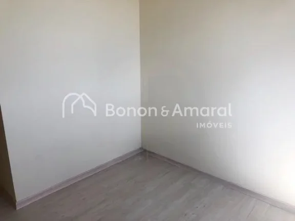 Imagem A sala ampla, com dois ambientes, é perfeita para receber amigos ou curtir momentos de tranquilidad...