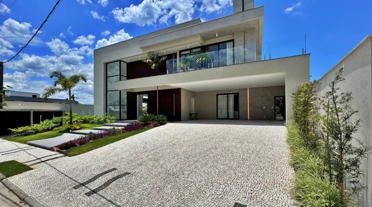 Imagem Mansão à Venda na Riviera, Módulo 16, com Vista para Campo de Golfe