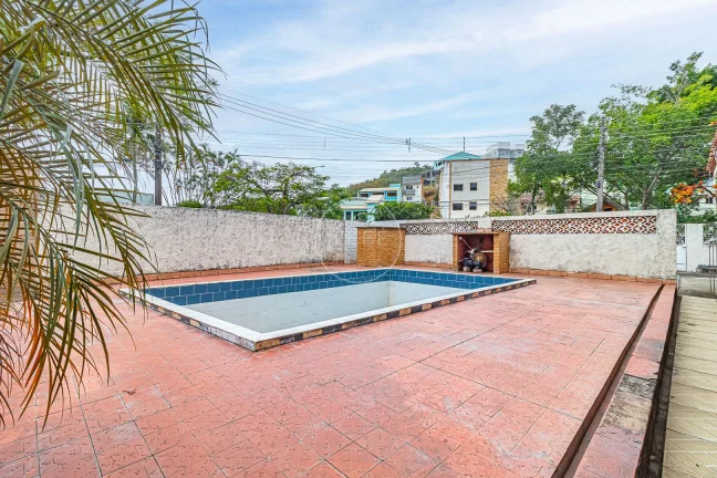 Imagem CASA com 3 DORMITÓRIOS com PISCINA em SULACAP