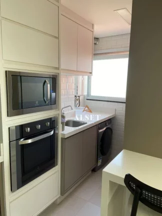 Imagem Apartamento reformado com 2 suítes no Anália Franco