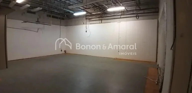 Imagem Imóvel Comercial com 441 m² e 17 salas, terreno de 800,00 metros no Jardim Chapadão - Campinas/SP