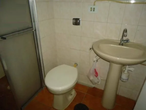 Imagem Apartamento bem localizado no centro, contendo 3 quartos com armários embutidos sendo 1 suíte, 1 v...