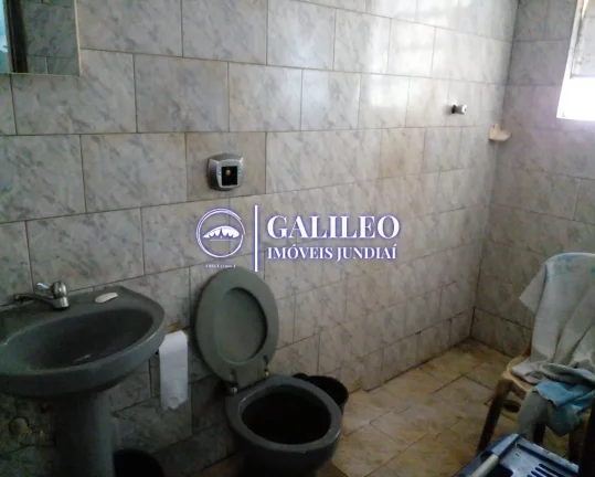 Imagem VENDE Casa no Parque Centenário 57 m² - Terreno 250m² de área - Esquina - declive