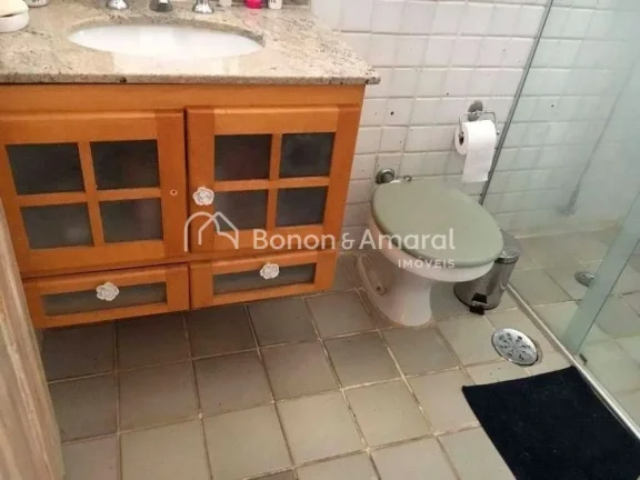 Imagem Sobrado, com linda vista. 5 suítes, sendo uma master com hidro, e varanda em todas elas;
Sala de es...