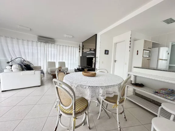 Imagem *Oportunidade Única: Cobertura Espetacular a Apenas 350 Metros da Praia*