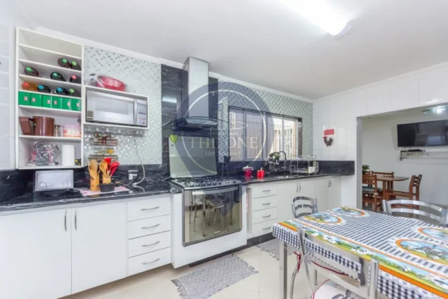 Imagem Imperdível: Casa à venda em São Paulo-SP, Vila Guarani (z Sul) com 3 quartos, 3 suítes, 2 salas, 4 banheiros e 2 vagas de garagem, 200m².