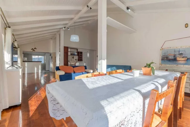Imagem Apartamento com 4 dormitórios sendo 2 suítes e 2 vagas no Centro de Balneário Camboriú