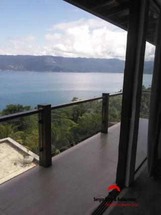 Imagem Casa Espetacular a Venda de Frente Para o Mar, em Ilhabela/SP.
