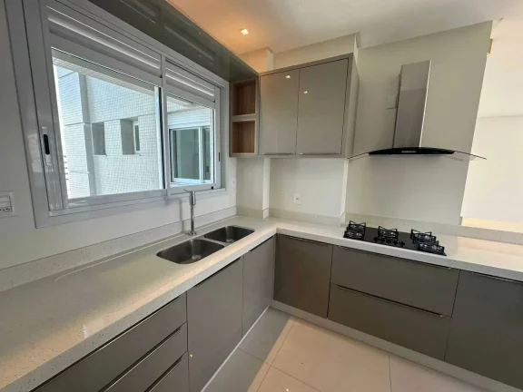 Imagem Apartamento com 4 dormitórios sendo 2 suítes e 3 vagas de garagem - Balneário Camboriú/SC
