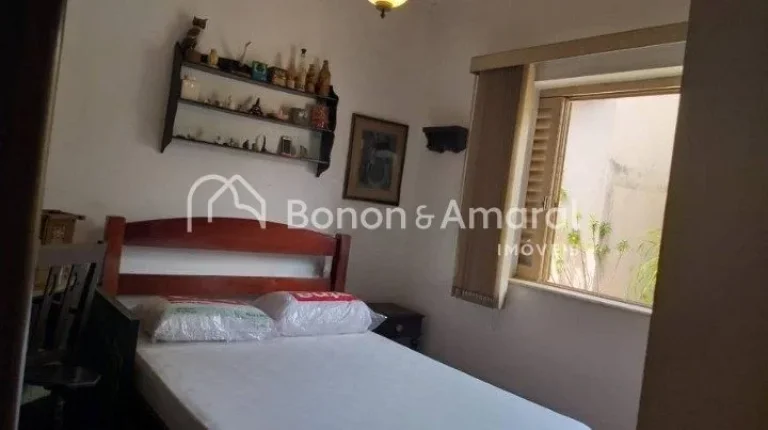 Imagem Linda casa térrea, construção sólida, bem distribuída, com boa iluminação natural e ventilaç...