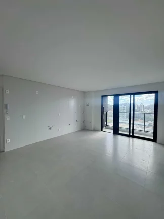 Imagem Apartamento com 2 dormitórios sendo 1 suíte e 1 vaga de garagem na Praia Brava de Itajaí/SC
