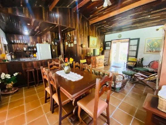 Imagem Imóvel imperdível: Casa à venda na Riviera de São Lourenço Módulo 20 com 3 quartos, 1 suíte, 3 salas, 4 vagas de garagem e mais!