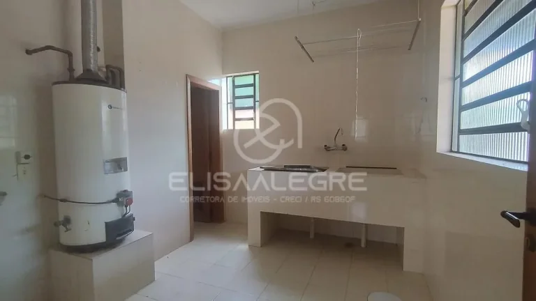 Imagem Sobrado + casa auxiliar em terreno de 1.864m² em Esteio