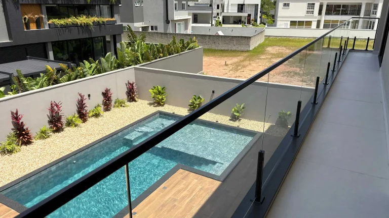Imagem Casa com 4 dormitórios sendo 4 suítes e 4 vagas de garagem em Camboriú/SC