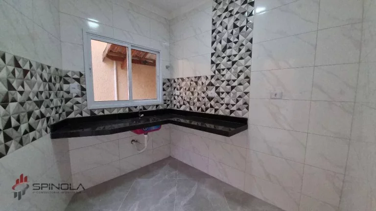 Imagem Sobrado com 2 dormitórios à venda, 63 m² por R$ 300.000,00 - Real - Praia Grande/SP