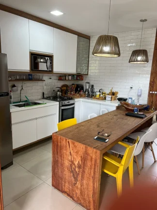 Imagem Apartamento com churrasqueira e quadra poliesportiva em condomínio fechado na Praia do Forte, Mata de São João