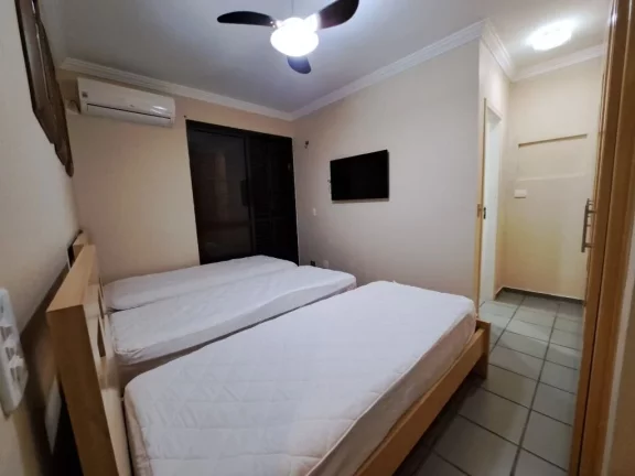 Imagem AMPLO APARTAMENTO COM 4 DORMITÓRIOS, SENDO 3 SUÍTES E O 4º DORMITÓRIO OPCIONAL, 2 VAGAS, VARANDA ESTENDIDA, NA REGIÃO NOBRE DA PITANGUEIRAS NO GUARUJÁ