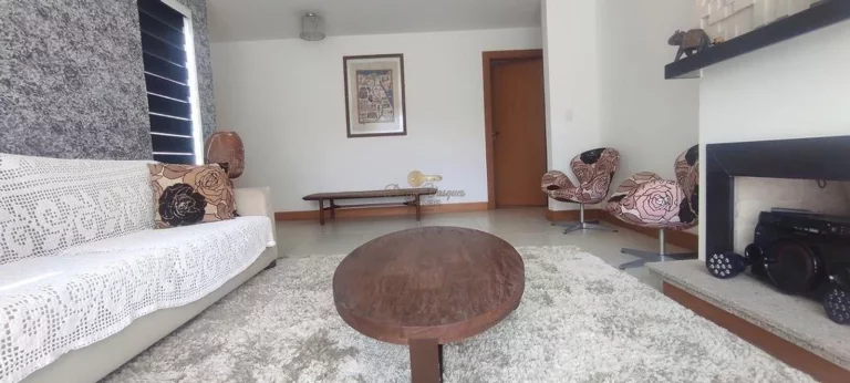 Imagem Casa em Condomínio para Venda em Teresópolis / RJ no bairro Prata