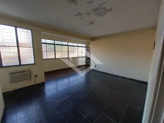 Imagem Casa duplex com 5 quartos, área externa, terreno 250 m². Campo Grande