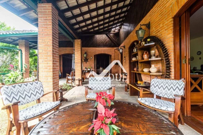 Imagem Casa tipo sobrado no Morro Santa Terezinha com 400m² de área construída.