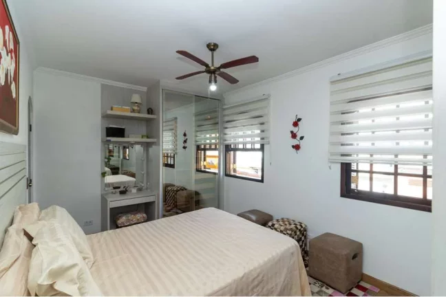 Imagem Casa Única com Piscina, Sauna e Salão de Festas no Jaraguá