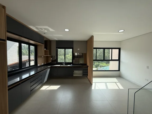 Imagem Casa à Venda com Piscina e Planejada na Cozinha em Cajamar