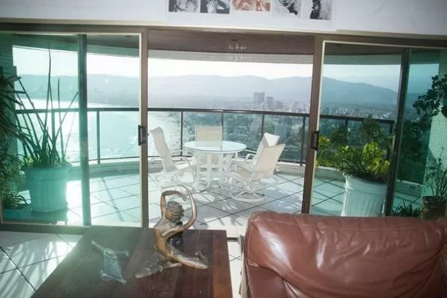 Imagem A Melhor Cobertura da Praia da Enseada, Condomínio um Verdadeiro Resort, Vista Deslumbrante ao Mar, Piscina Privativa,3 garagens