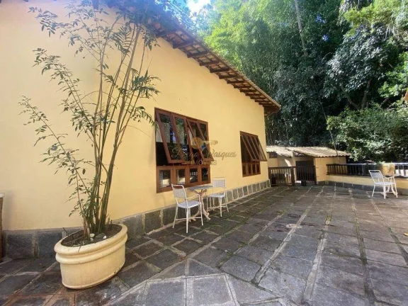 Imagem Casa em Condomínio para Venda em Teresópolis / RJ no bairro Albuquerque