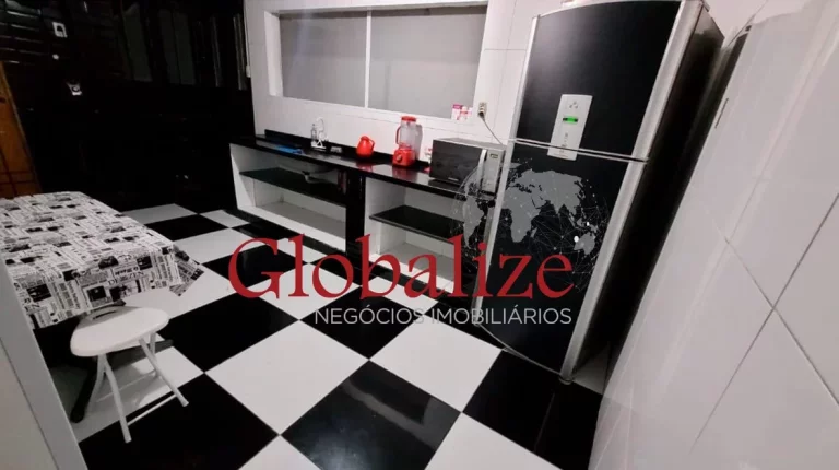 Imagem Lindo sobrado com 3 dormitórios em Santos no bairro do Estuário espaçoso com garagem para 2 carros e uma moto por R$ 856.000,00 à venda ou troca.