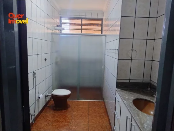 Imagem Casa à venda em Ribeirão Preto-SP, Vila Mariana: 3 quartos, 1 suíte, 2 salas, 4 banheiros, 2 vagas de garagem, 225 m².