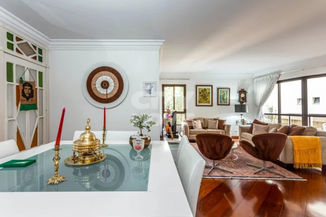 Imagem Apartamento no Campo Belo, com 178m², três dormitórios, sendo três suítes, ampla sala para trê...