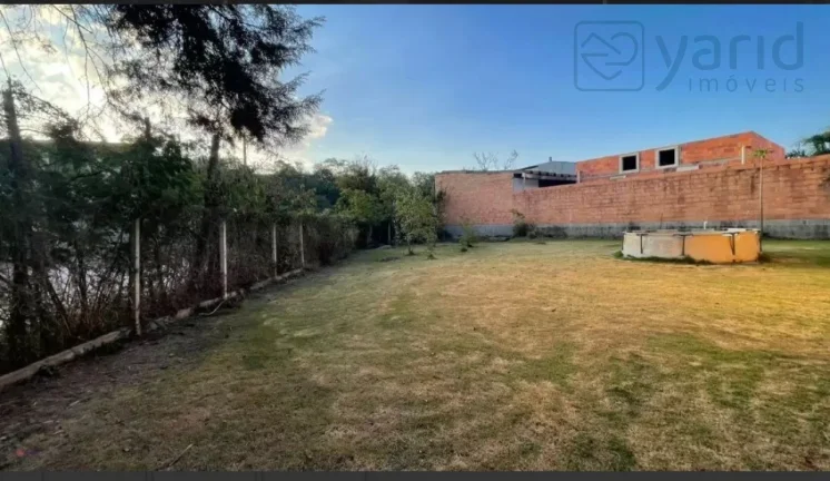 Imagem Casa à venda em Jundiaí-SP, Bairro Caxambu: 3 quartos, 1 suíte, 1 sala, 1 banheiro, 5 vagas de garagem, 200m² de área. Aproveite!
