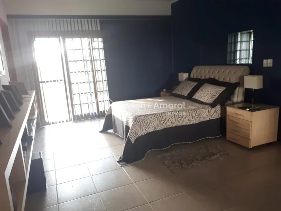Imagem Casa de Condomínio com 4 Quartos e 4 banheiros à Venda, 270 m²