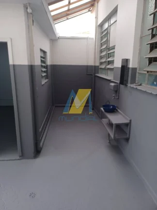 Imagem Imóvel amplo, versátil e pronto para uso, ideal para diversos tipos de com.