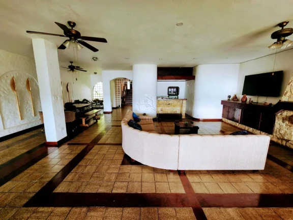 Imagem Casa pé na areia na enseada