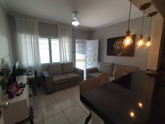 Imagem Casa á 700m da Praia, 2 dorms toda reformada à venda em Peruíbe