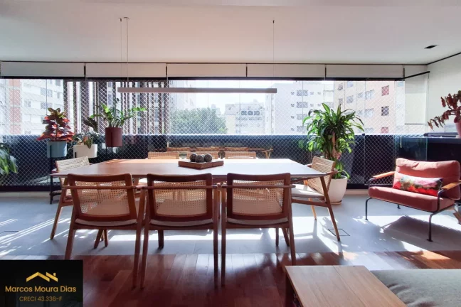 Imagem Apartamento com 3 suítes, Varanda Gourmet, 2 Vagas de Garagem no Sumaré. Edifício com Lazer e Portaria 24hs