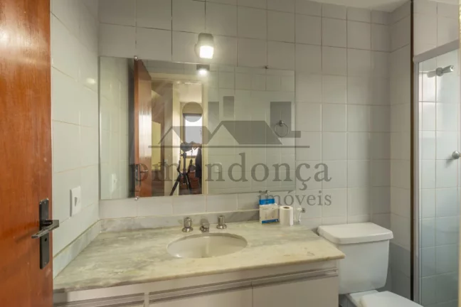 Imagem Pompéia 74m², apartamento com 2 quartos (1 suíte) e 2 vagas.