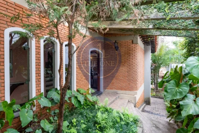 Imagem Casa à venda em São Paulo-SP, Vila Sônia: 3 quartos, 2 suítes, 5 banheiros, 4 vagas de garagem, 303m². Aproveite!