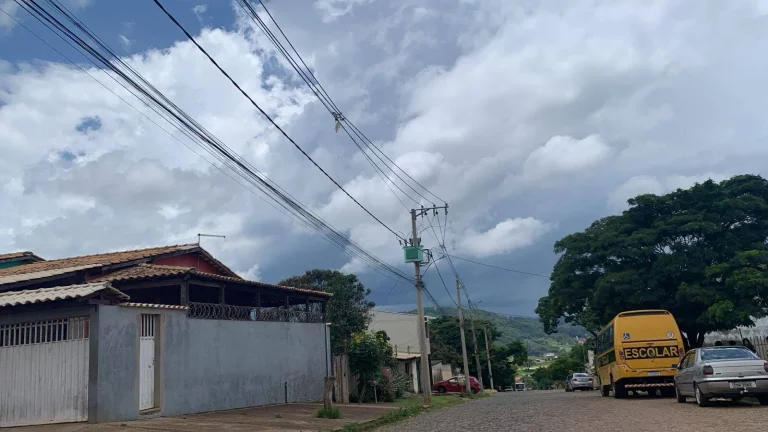 Imagem COM ÃREA DE 360MÂ²
ÃGUA E LUZ
TERRENO CERCADO
ÃTIMA TOPOGRAFIA
COM ESCRITURA E REGISTRO
VIZINHANÃ...