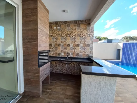 Imagem Casa de Alto Padrão à Venda em Condomínio Fechado na Cidade Litorânea de Peruíbe.