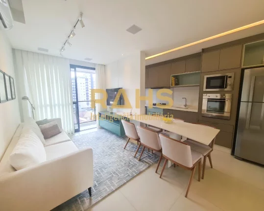 Lindo Apartamento no Bairro Atiradores Decorado e Equipado. São 80,44m² privativos, 2 suítes, lav...