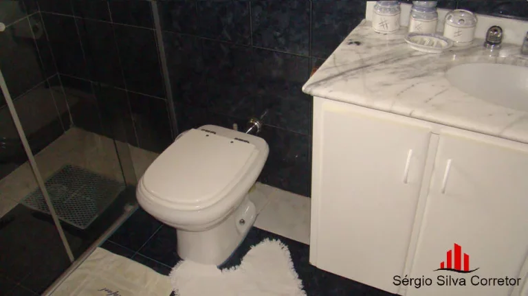 Imagem Casa com 04 Quartos à Venda, em Condomínio Fechado em Campos do Jordão SP.