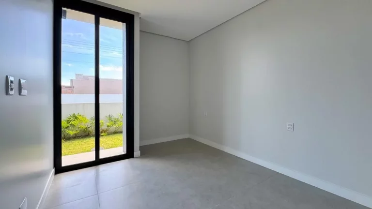 Imagem Casa à venda, com 3 quartos, 200m²