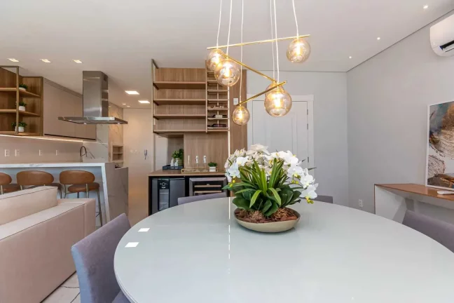 Imagem Apartamento com 4 dormitórios sendo 2 suítes e 2 vagas de garagem em Balneário Camboriú