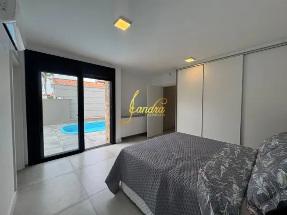 Imagem Sobrado no Centro de Xangri-la com 05 dormitórios com piscina