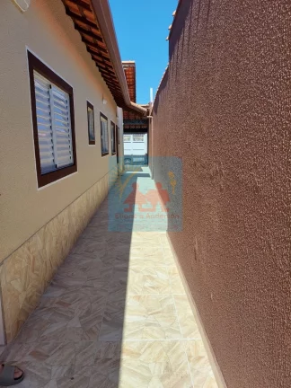 Imagem Casa à 250 metros da Praia do Agenor de Campos em Mongaguá, piscina, garagem, 350mil