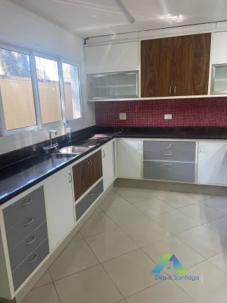 Imagem Sobrado com 4 Quartos e 7 banheiros para locação ao lado do Metrô Eucapiltos e Shopping Ibirapuera - Moema/SP!